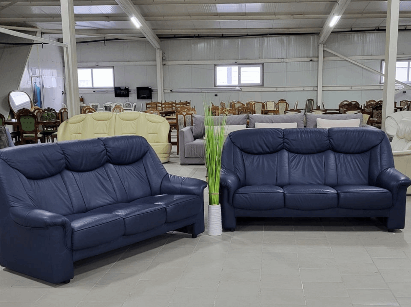 Canapea 3 locuri ergonomică din piele albastră