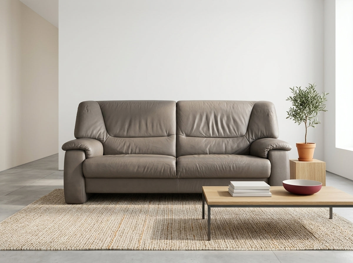 Detaliu tapițerie piele naturală de lux brand Himolla