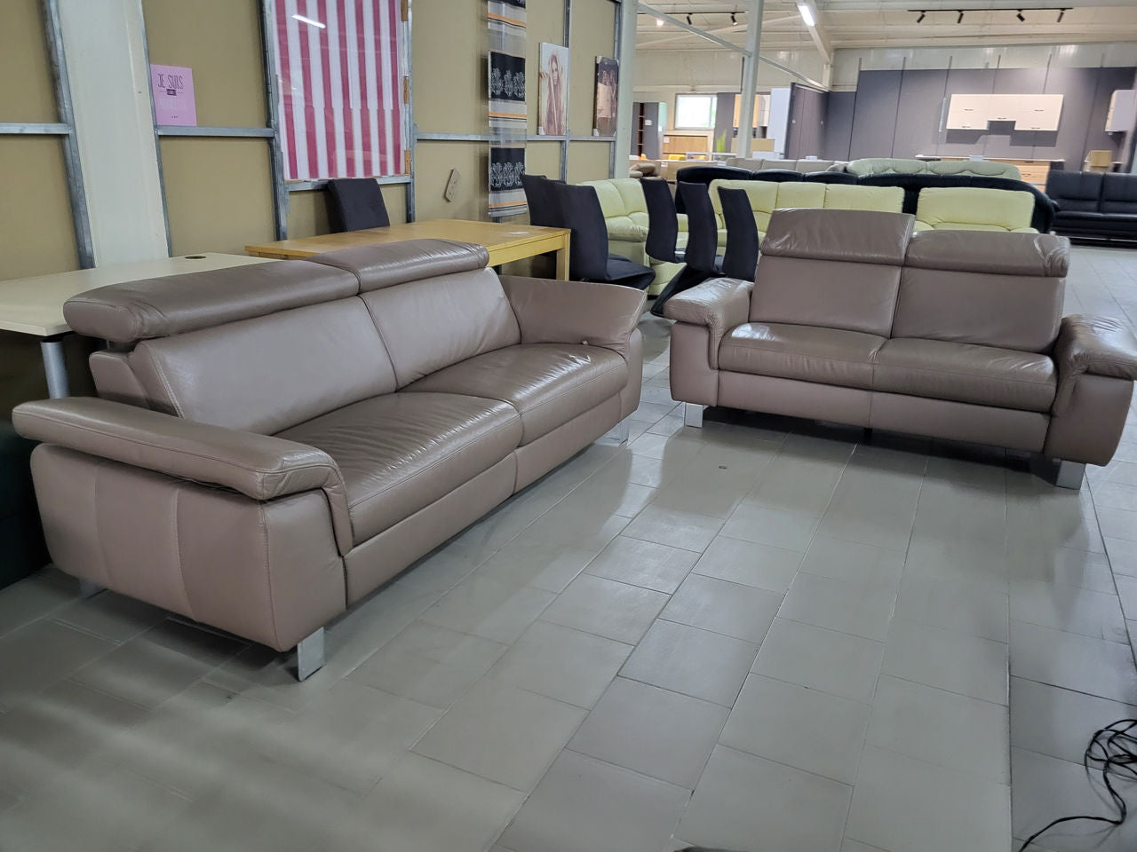Ansamblu canapele 3+2 din piele naturală maro deschis Longlife Germania MobiHaus