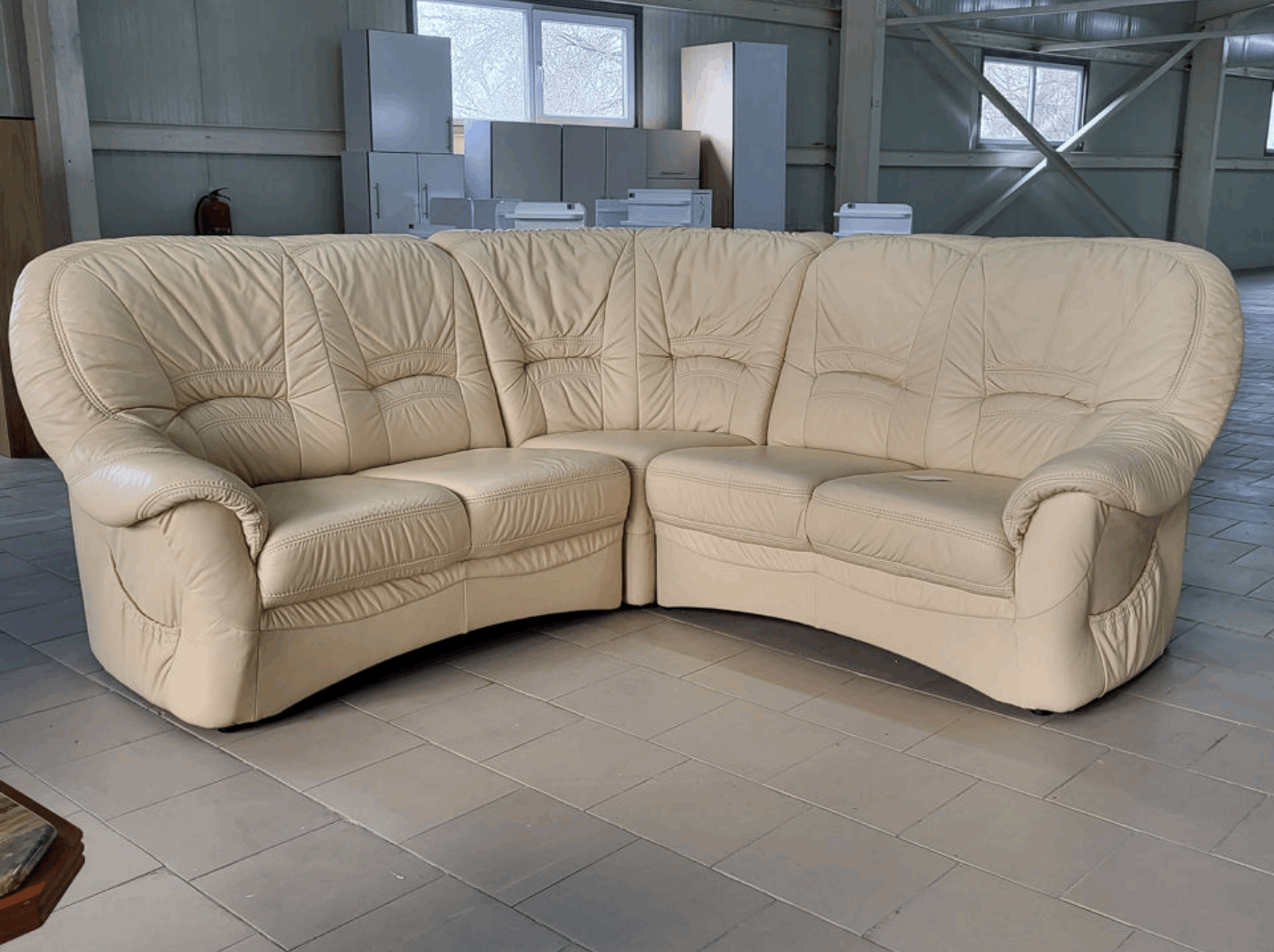 Colțar olive expus în Showroom MobiHaus